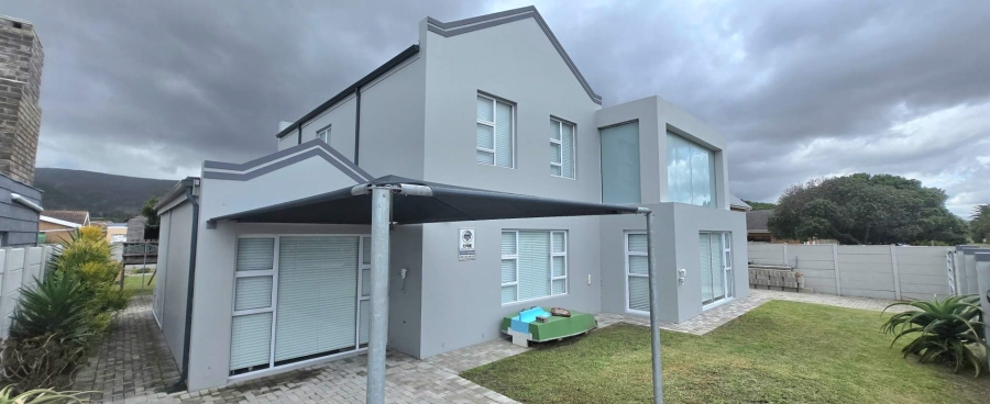 4 Bedroom Property for Sale in Franskraal Western Cape